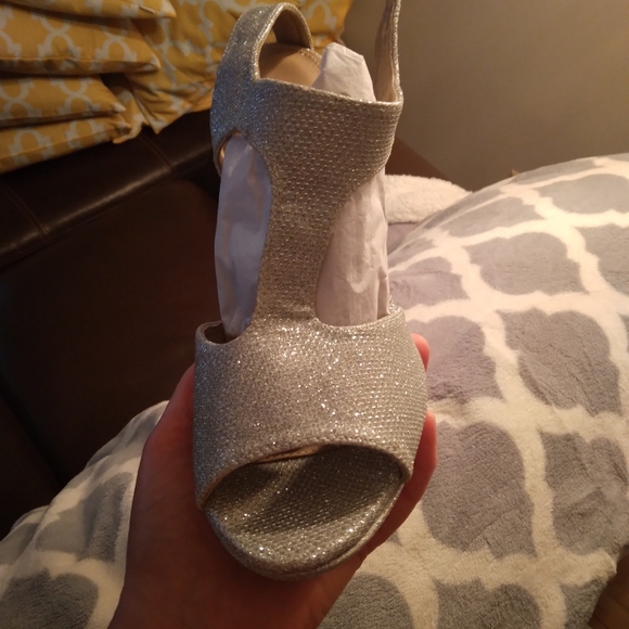 Brand New Sparkle shoes - Picture 6 of 9